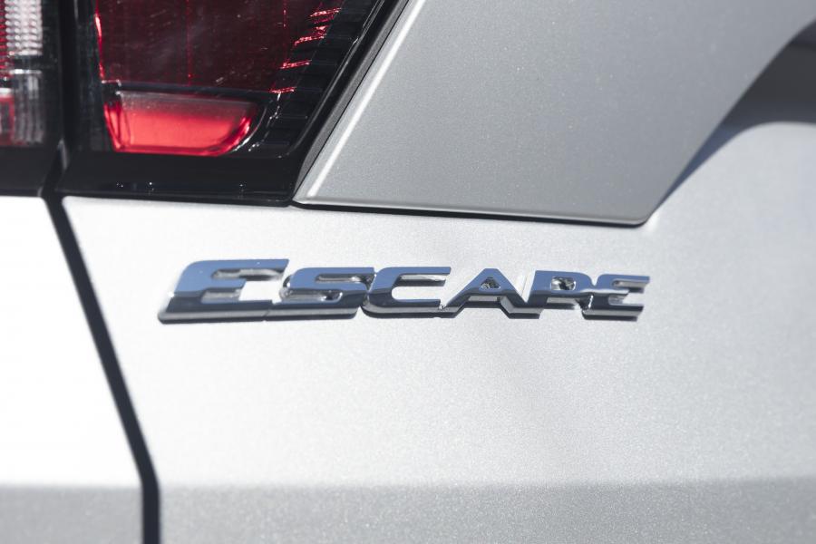 Логотип Ford Escape Trend 2016 года  (AU) (фото 32 из 44)